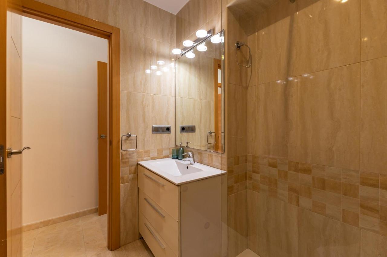 Charming 3 Bedroom Apartment At Triana Center By Oui Seville Ngoại thất bức ảnh